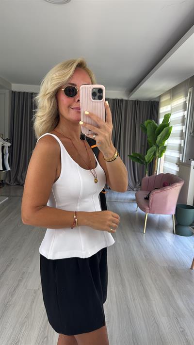 Kalın Askılı Peplum Beyaz Dilvin Bluz