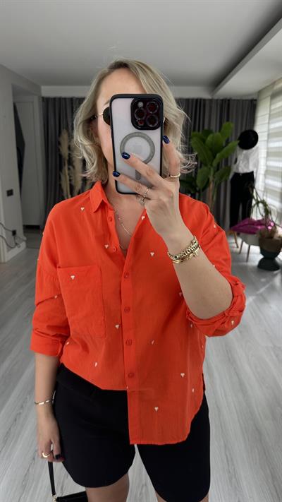 KALP İŞLEMELİ TURUNCU KOTON GÖMLEK