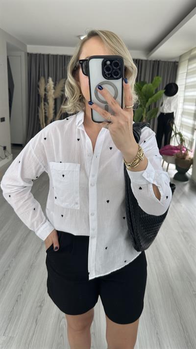 KALP İŞLEMELİ BEYAZ KOTON GÖMLEK