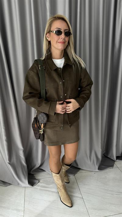 Kapak Cepli Çıtçıt Düğmeli Haki Süet Ceket