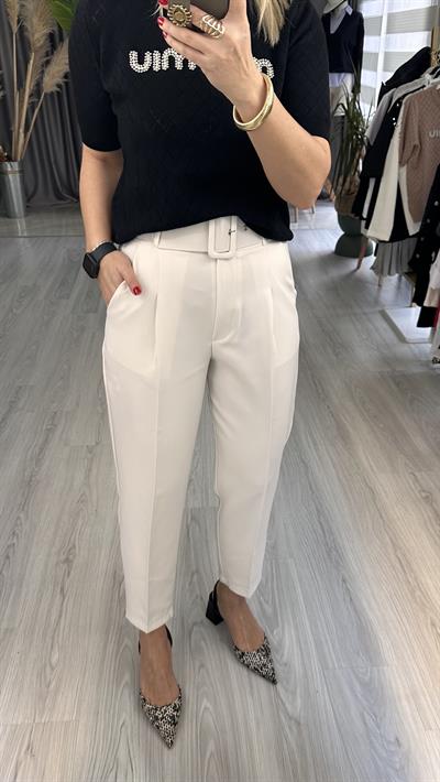 KAPLAMA KEMERLİ LİKRALI BEYAZ HAVUÇ PANTOLON