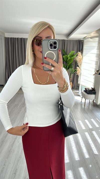 Kare Yaka Ekru Kaşkorse Bluz