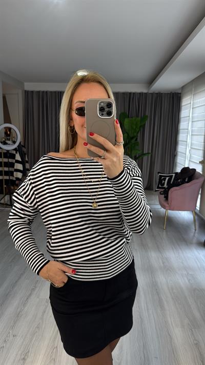 Kayık Yaka Ekru Siyah Çizgili Bluz