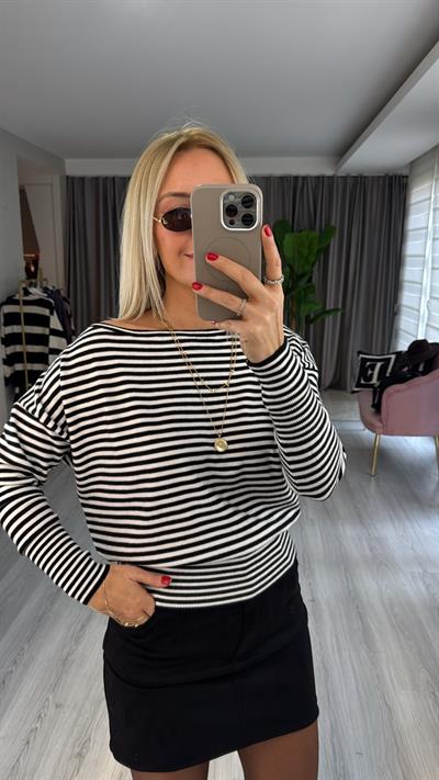 Kayık Yaka Ekru Siyah Çizgili Bluz