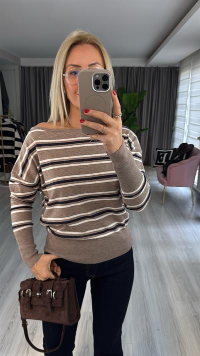 Kayık Yaka Lacivert Çizgili Bej Triko