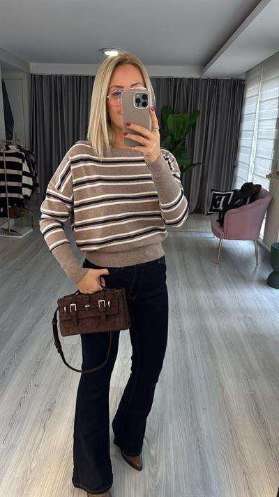 Kayık Yaka Lacivert Çizgili Bej Triko