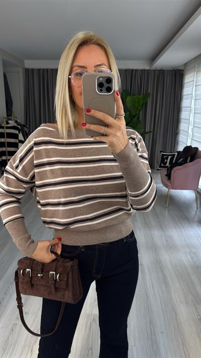 Kayık Yaka Lacivert Çizgili Bej Triko