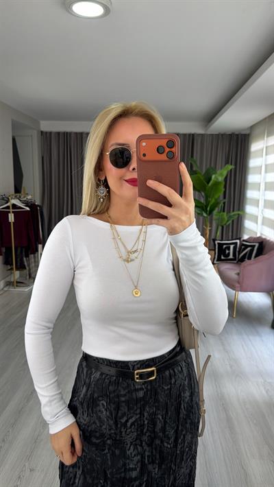 Kayık Yaka Pamuklu Uzun Kol Beyaz Bluz