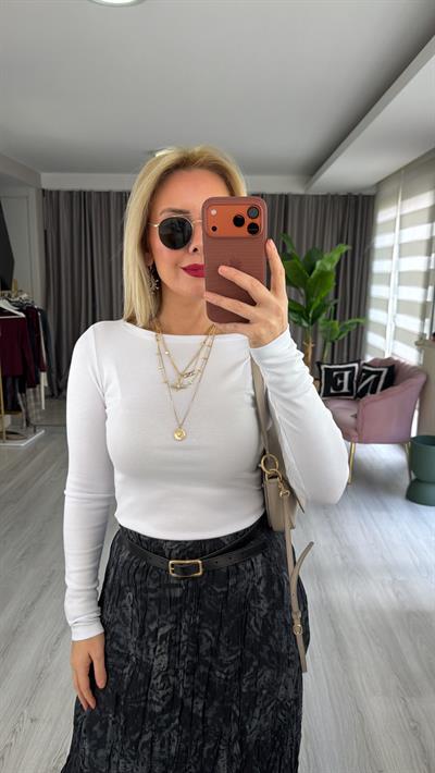 Kayık Yaka Pamuklu Uzun Kol Beyaz Bluz