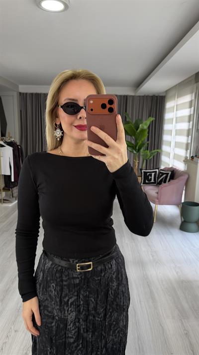 Kayık Yaka Pamuklu Uzun Kol Siyah Bluz