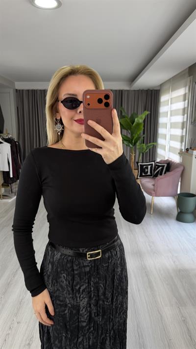 Kayık Yaka Pamuklu Uzun Kol Siyah Bluz