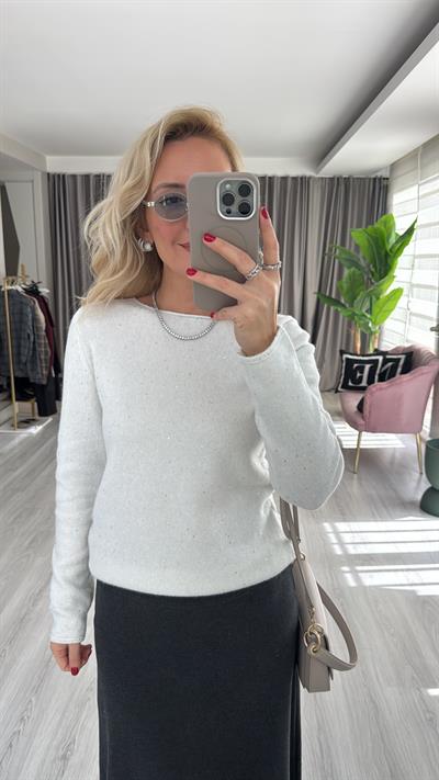 Kayık Yaka Pullu Simli Ekru Triko