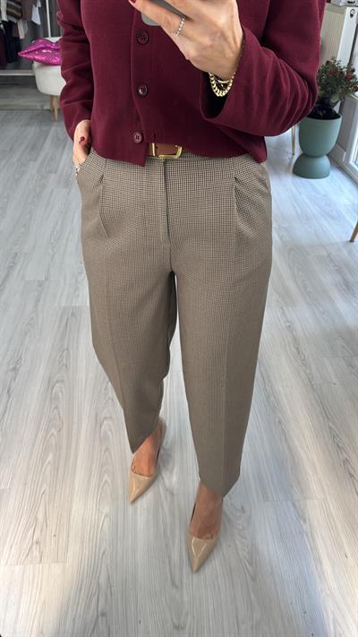 Kemerli Kaz Ayağı Desenli Pantolon