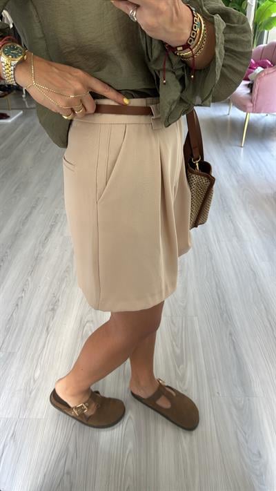 Kemerli Şehir Boy Bej Şort