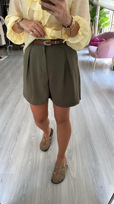 Kemerli Şehir Boy Haki Şort