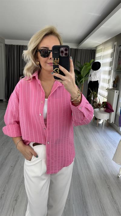 KENDİNDEN ÇİZGİLİ PEMBE GÖMLEK