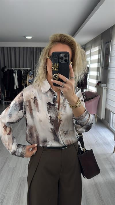 Kendinden Desenli Kahve Bej Saten Gömlek