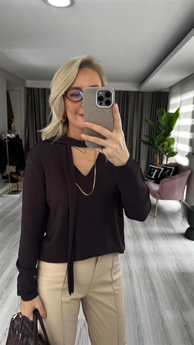 Kendinden Fularlı V Yaka Acı Kahve Triko