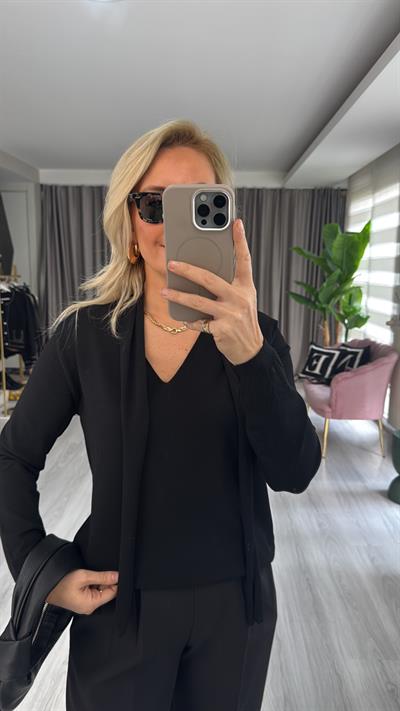 Kendinden Fularlı V Yaka Siyah Triko