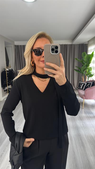 Kendinden Fularlı V Yaka Siyah Triko