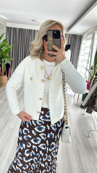 KENDİNDEN SAÇ ÖRGÜLÜ DÜĞMELİ KEMİK HIRKA