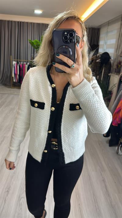 KENDİNDEN SAÇ ÖRGÜLÜ GOLD DÜĞMELİ KEMİK HIRKA