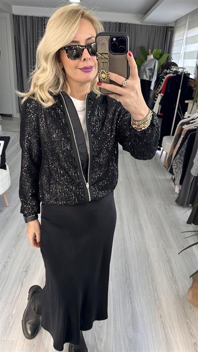 KOL VE BELİ LASTİKLİ PAYETLİ SİYAH CEKET