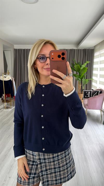 Kolu Ucu Ekru Bisiklet Yaka Lacivert Triko