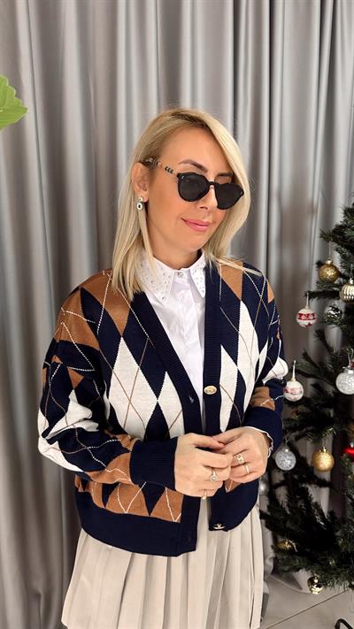 LACİVERT EKRU BAKLAVA DESENLİ HIRKA