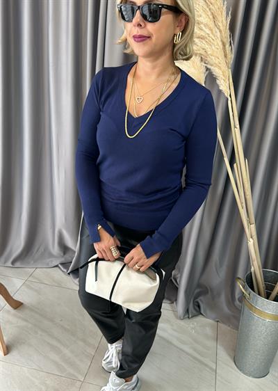 Lacivert V Yaka Kolu Yırtmaçlı Triko 