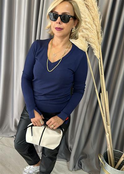 Lacivert V Yaka Kolu Yırtmaçlı Triko 