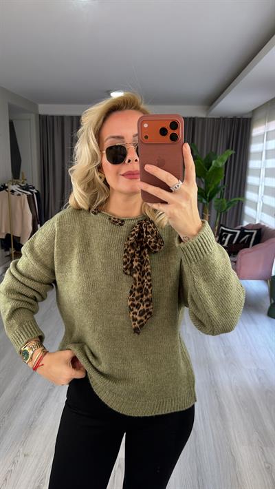 Leopar Desen Fularlı Açık Yeşil Triko