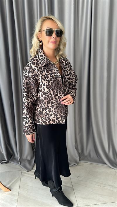 LEOPAR DESENLİ ÖN CEPLİ CEKET