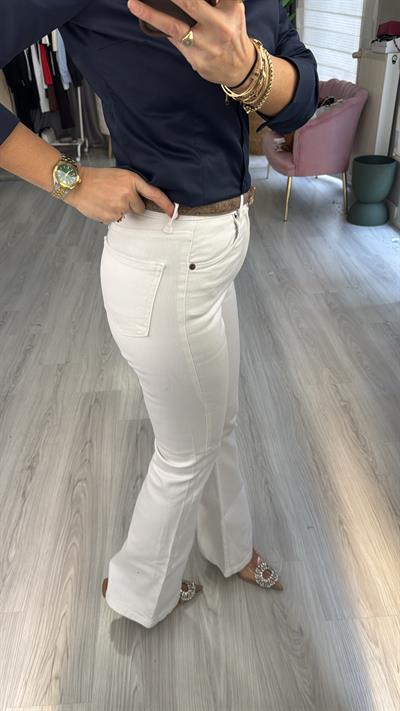 Likralı İspanyol Paça Beyaz Jean