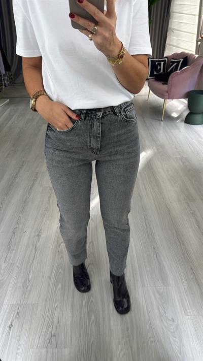 Likralı Kesik Paça Gri Boyfit Jean