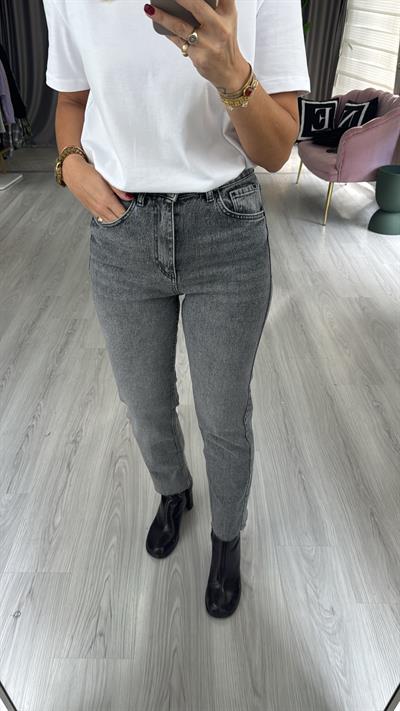 Likralı Kesik Paça Gri Boyfit Jean