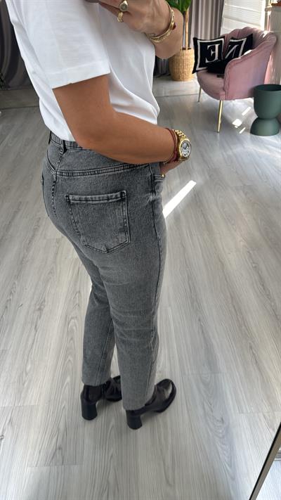 Likralı Kesik Paça Gri Boyfit Jean