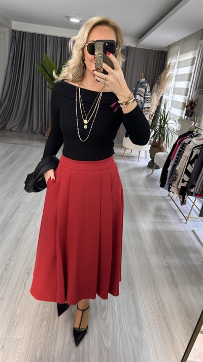 MADONNA YAKA KAŞKORE SİYAH BLUZ