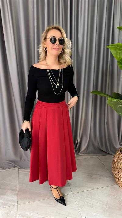 MADONNA YAKA KAŞKORE SİYAH BLUZ