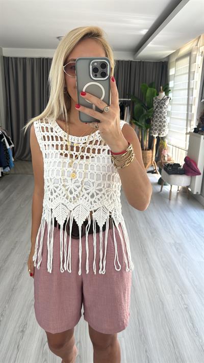 MAKROME DETAYLI PÜSKÜLLÜ BEYAZ BLUZ