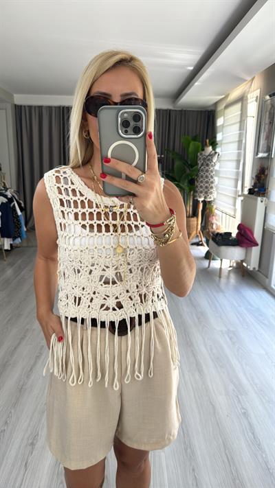 MAKROME DETAYLI PÜSKÜLLÜ TAŞ BLUZ