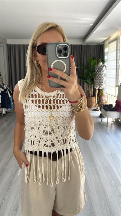 MAKROME DETAYLI PÜSKÜLLÜ TAŞ BLUZ