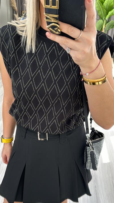MARKA MODEL ÖNÜ TAŞLI VATKALI SİYAH BLUZ