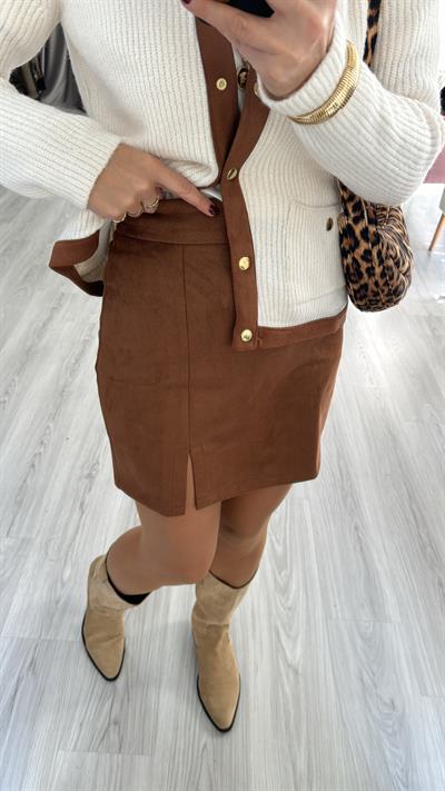 Minik Yırtmaç Detaylı Taba Süet Etek