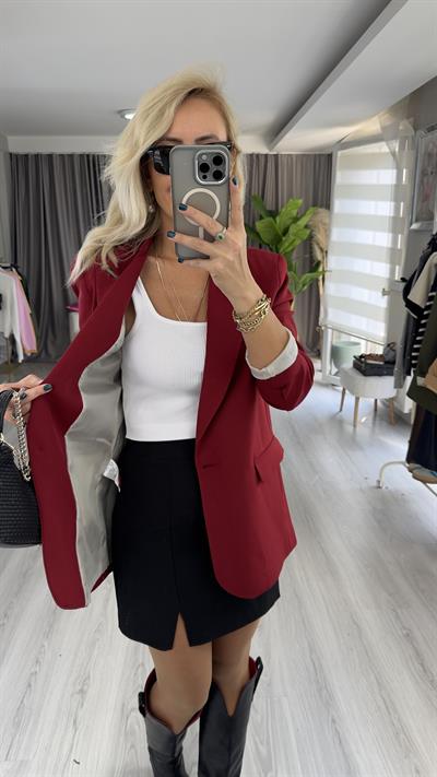 Minik Yırtmaçlı Siyah Etek