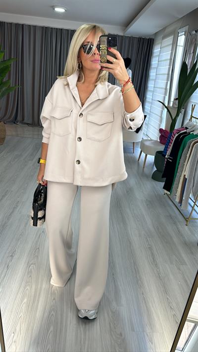 MODAL KUMAŞ DÜĞMELİ BEJ TAKIM