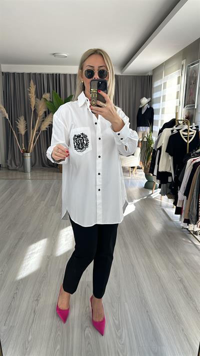 NAKIŞ DETAYLI OVERSİZE BEYAZ GÖMLEK