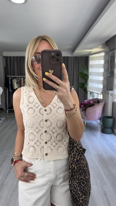 Nakış İşlemeli Naturel Yelek