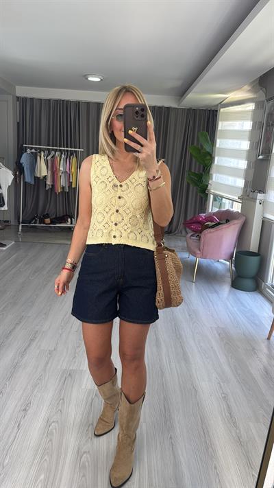 Nakış İşlemeli Sarı Yelek