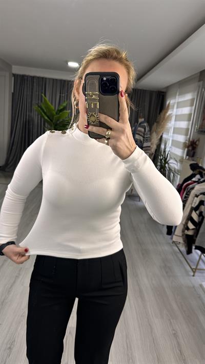 OMZU GOLD DÜĞME DETAYLI EKRU BLUZ